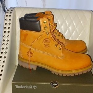 Men's Timberlands size 9
